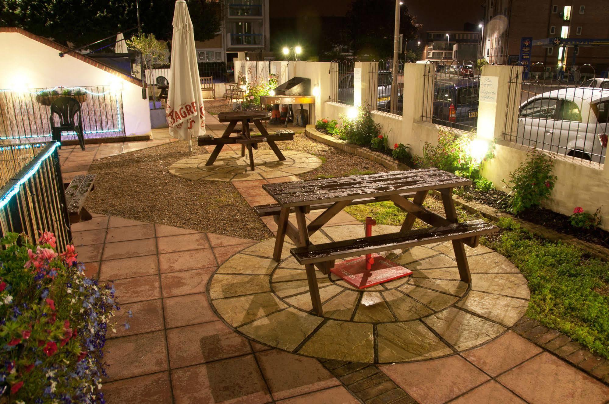 Vernon Guesthouse Истбурн Экстерьер фото